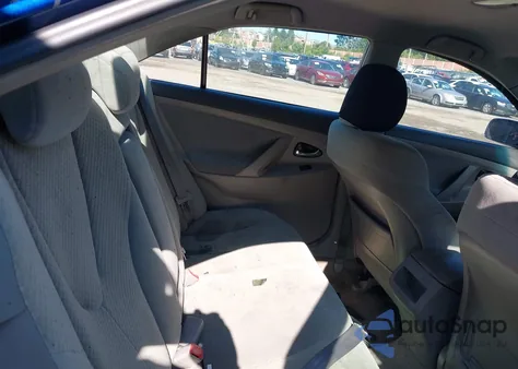 2009 Toyota Camry Le z USA, uszkodzony, nr VIN 4T1BE46KX9U378452